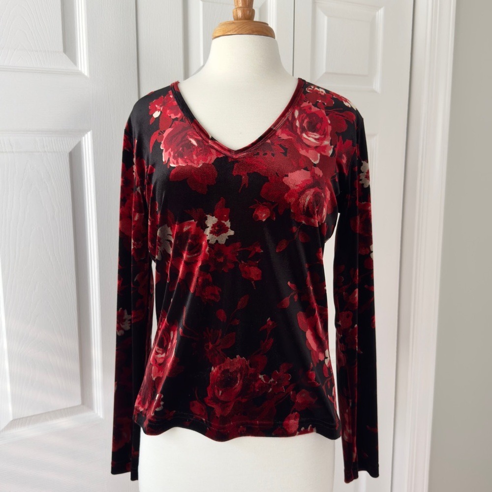 Karen Kane Y2K Long Sleeve Black/Red V-Neck Rose Velour Top Women's Sz XL - Picture 8 of 11